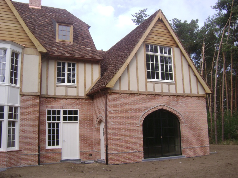 villa met tegelpannen dak